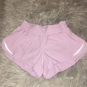 Lululemon Hotty Hot Short || in rose quartz pink